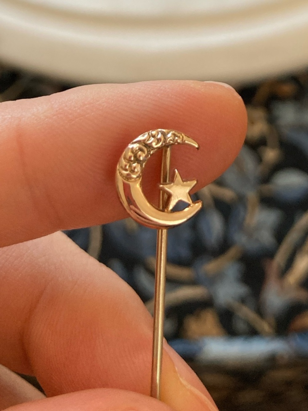 Antique Victorian Crescent Moon & Star Gold Stick Pin - Picture 4 of 11